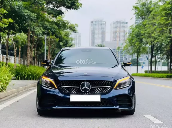 Mercedes-Benz C300 AMG 2019 - Option miên man: Led 64Màu, Mâm 18 inch, Cam 360, Tay nắm Cửa Keyledgo, Cốp Điện, Đá Cốp, Cửa Nóc...