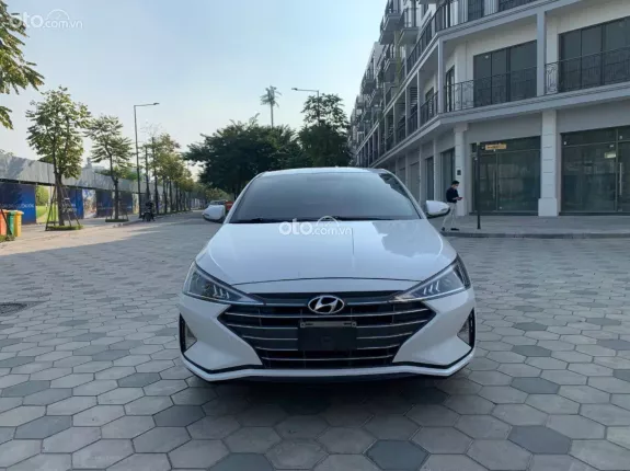 Hyundai Elantra 2021 - Đăng ký cuối 2021, 1 chủ từ đầu, odo 5 vạn zin, 4 lốp theo xe