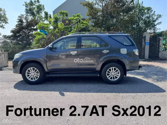 Toyota Fortuner 2.7 V 4X2 AT 2012 - Xe đẹp không lỗi