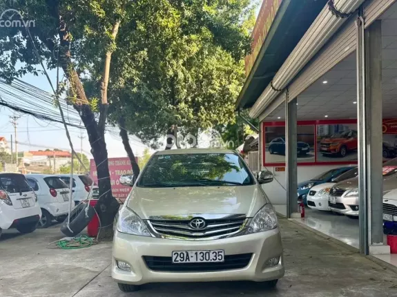 Toyota Innova 2.0G 2011 - Inova