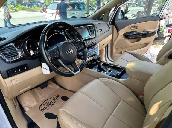 Kia Sedona 2.2 Luxury 2020 - Siêu đẹp, chạy êm