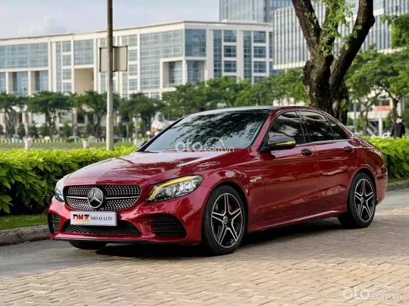 Mercedes-Benz C300 AMG 2020 - ĐỎ SIÊU ĐẸP - GIÁ TỐT GIAO NGAY