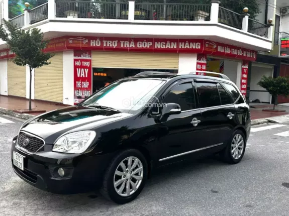 Kia Carens 2011 - Nội thất còn nguyên theo xe