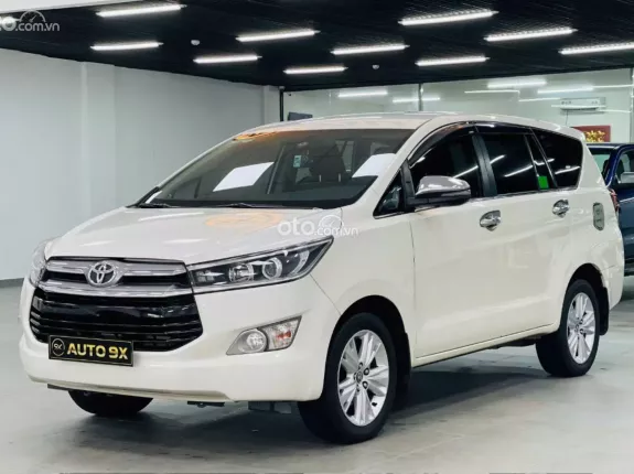 Toyota Innova 2.0V 2019 - Xe màu Trắng - Nội thất nâu