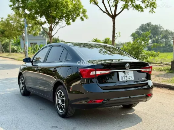 MG 5 1.5L STD 2023 - Đăng ký T5 năm 2024 chạy 1,2 vạn Zin đét