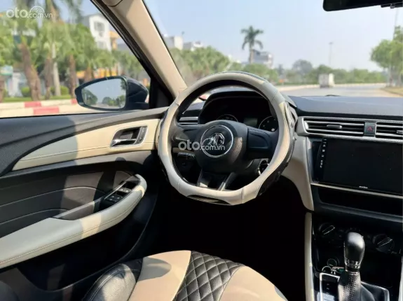 MG 5 1.5L STD 2023 - Đăng ký T5 năm 2024 chạy 1,2 vạn Zin đét