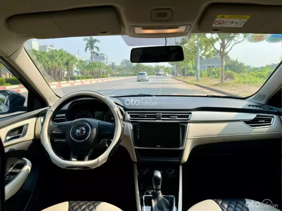 MG 5 1.5L STD 2023 - Đăng ký T5 năm 2024 chạy 1,2 vạn Zin đét