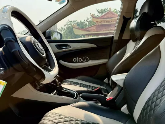 MG 5 1.5L STD 2023 - Đăng ký T5 năm 2024 chạy 1,2 vạn Zin đét