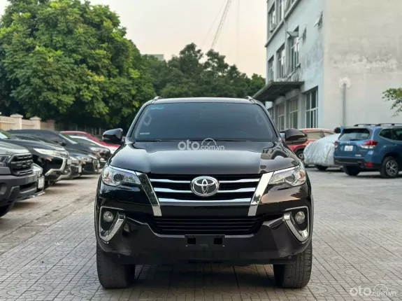 Toyota Fortuner 2.7 V 4X2 AT 2019 - Giá 805tr