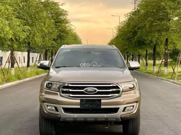 Ford Everest 2020 - Giá 910tr