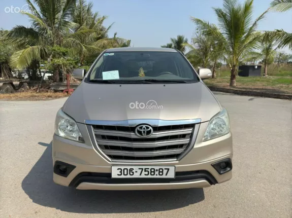 Toyota Innova 2.0G 2016 - Không đâm xô không ngập nước