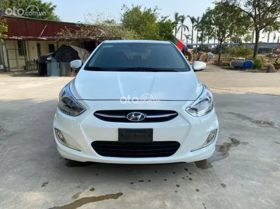 Hyundai Accent 1.4 CVT Blue 2015 - Bản đủ cửa nóc