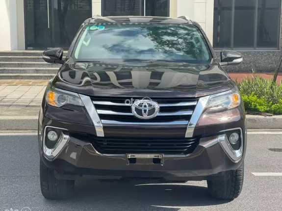 Toyota Fortuner 2.7 V 4X2 AT 2017 - Đại chất