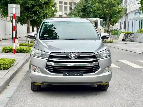 Toyota Innova 2.0E 2016 - Bán xe Toyota Innova 2.0 E 2016 MT, tên tư nhân chạy hơn 10 vạn km