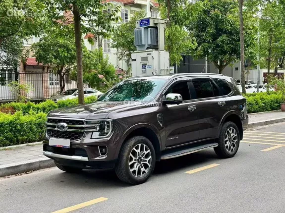 Ford Everest 2024 - Giá 1 tỷ 280tr