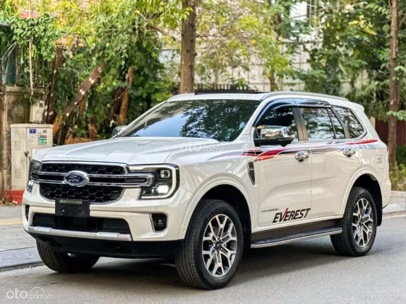 Ford Everest 2022 - Giá 1 tỷ 370tr