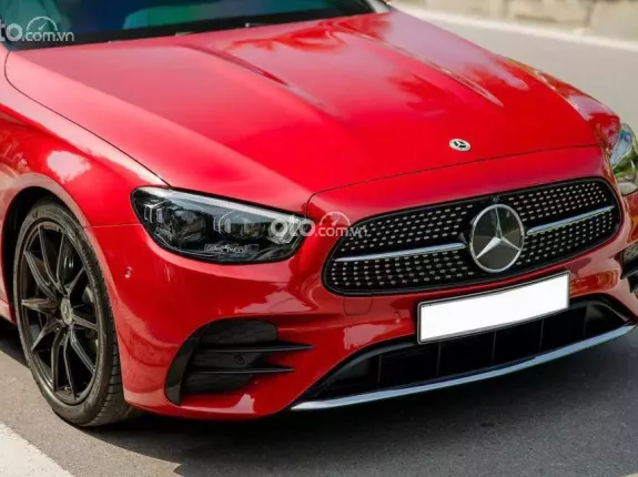 Mercedes-Benz E300 AMG 2021 - ĐỎ NỘI THẤT NÂU SIÊU HIẾM