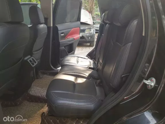 Mitsubishi Outlander 2.0 CVT 2021 - Bán MITSUBISHI OUTLANDER 2.0AT sản xuất và đăng ký 2021