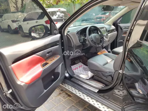 Mitsubishi Outlander 2.0 CVT 2021 - Bán MITSUBISHI OUTLANDER 2.0AT sản xuất và đăng ký 2021