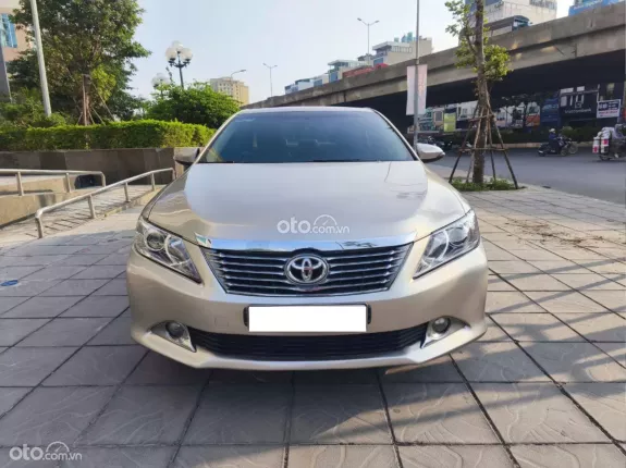 Toyota Camry 2.0E 2014 - Sang chảnh giá bình dân đây ạ