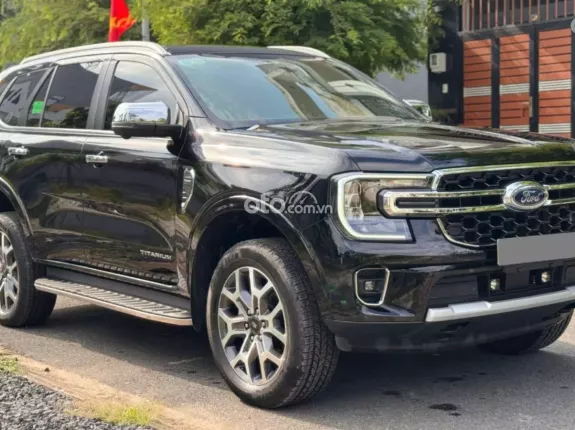 Ford Everest Titanium 2.0 AT 4x2 2023 - Siêu đẹp nội thất kem