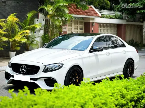 Mercedes-Benz E300 AMG 2020 - Giá 1 tỷ 830tr