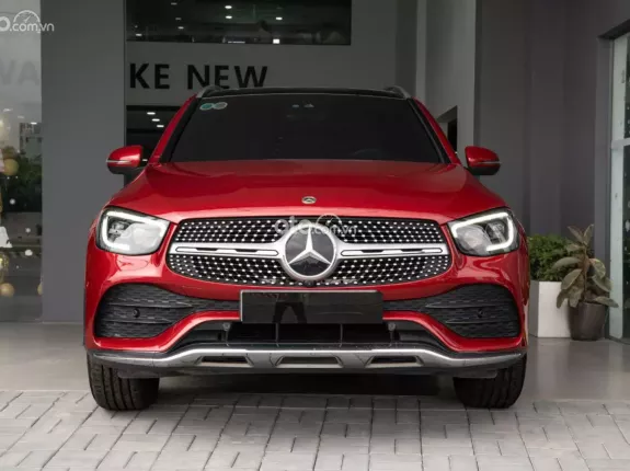 Mercedes-Benz GLC 300 4Matic 2022 - Màu đỏ, Nội thất đen