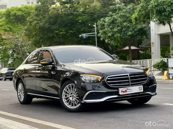 Mercedes-Benz E200 Exclusive 2023 - Đen Đen siêu đẹp