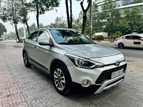 Hyundai i20 Active 1.4 AT 2015 - Odo 8v 1 chủ