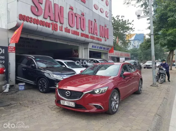 Mazda 6 2.0 Premium 2018 - Mazda 6 2.0 màu trắng sản xuất 2018 xe tư nhân chính chủ đi ít nội ngoại thất đẹp