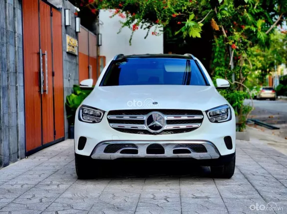 Mercedes-Benz GLC 200 V1 2022 - Màu trắng, nội thất kem