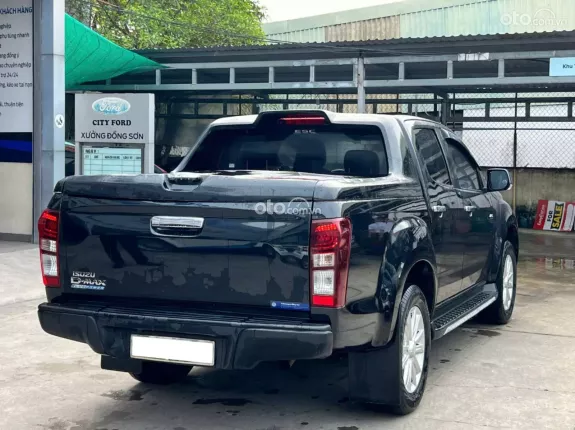 Isuzu D-Max LS 4x2 AT 2019 - Màu đen Bao sang tên