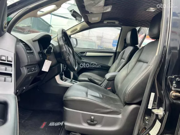 Isuzu D-Max LS 4x2 AT 2019 - Màu đen Bao sang tên