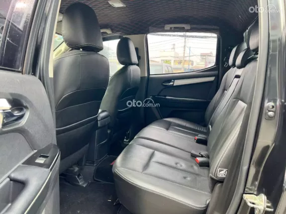 Isuzu D-Max LS 4x2 AT 2019 - Màu đen Bao sang tên