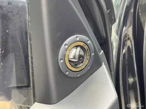 Isuzu D-Max LS 4x2 AT 2019 - Màu đen Bao sang tên