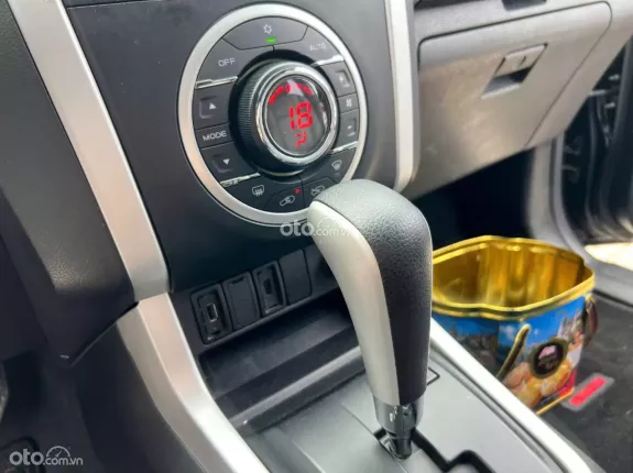 Isuzu D-Max LS 4x2 AT 2019 - Màu đen Bao sang tên