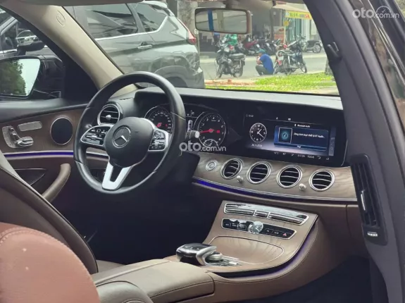 Mercedes-Benz E200 2019 - Up sẵn đồ chơi