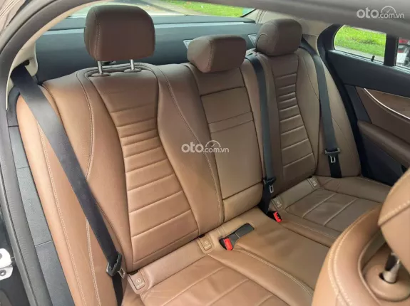 Mercedes-Benz E200 2019 - Up sẵn đồ chơi