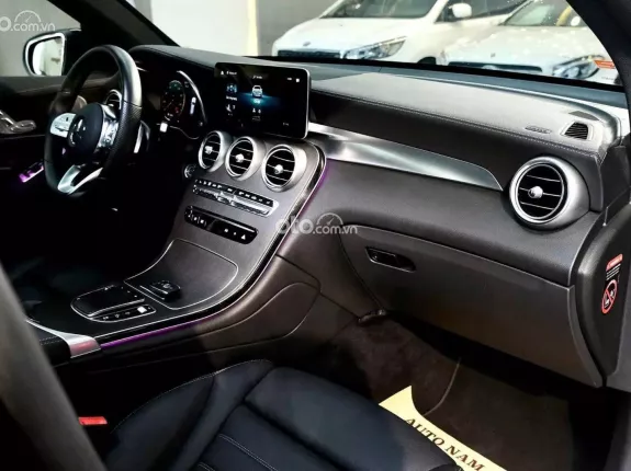 Mercedes-Benz GLC 300 4Matic 2022 - Model 2023 lướt nhẹ từ Showroom về nhà
