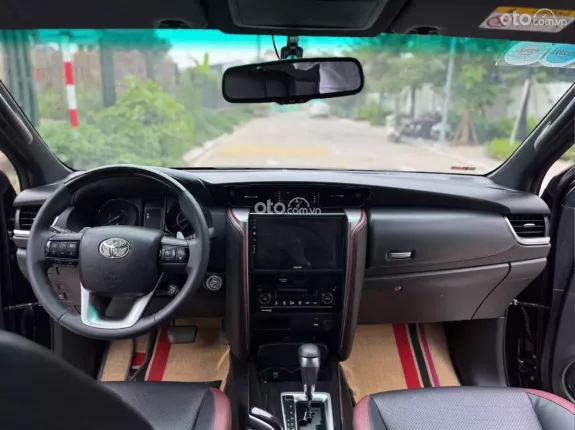 Toyota Fortuner 2.4 AT 4x2 Legender 2020 - Bán xe