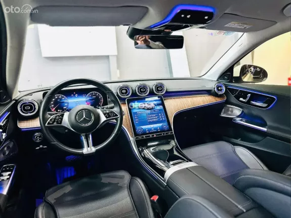 Mercedes-Benz C200 Avantgarde 2022 - Trắng Ngọc Trinh xinh xỉu up xỉu down