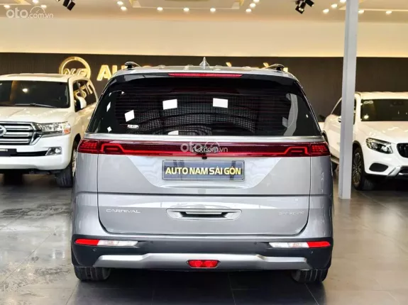 Kia Carnival 2.2D Signature 2023 - Đăng ký 9/23 mới đi hơn 1 vạn siêu lướt