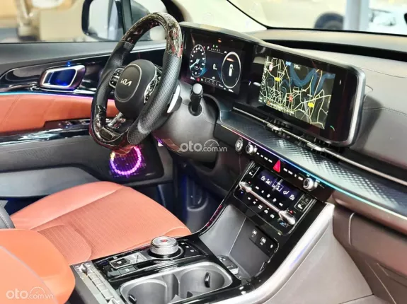 Kia Carnival 2.2D Signature 2023 - Đăng ký 9/23 mới đi hơn 1 vạn siêu lướt