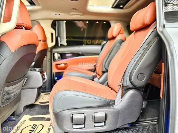 Kia Carnival 2.2D Signature 2023 - Đăng ký 9/23 mới đi hơn 1 vạn siêu lướt