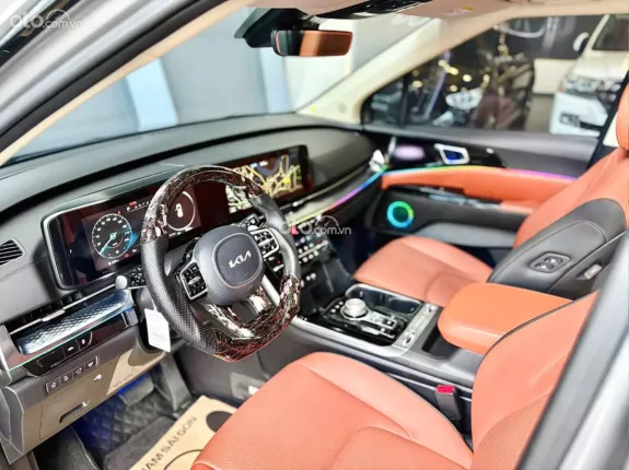 Kia Carnival 2.2D Signature 2023 - Đăng ký 9/23 mới đi hơn 1 vạn siêu lướt