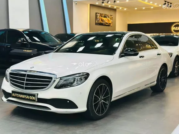 Mercedes-Benz C200 Exclusive 2020 - Siêu lướt có hỗ trợ bank 70%
