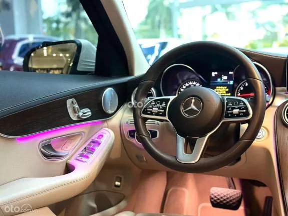 Mercedes-Benz C200 Exclusive 2020 - Siêu lướt có hỗ trợ bank 70%