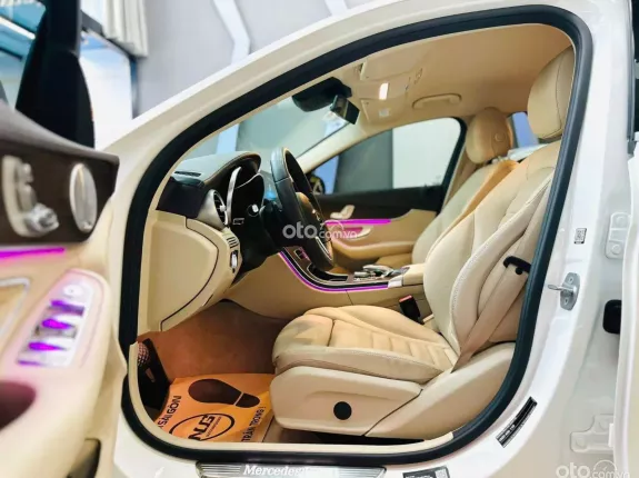 Mercedes-Benz C200 Exclusive 2020 - Siêu lướt có hỗ trợ bank 70%