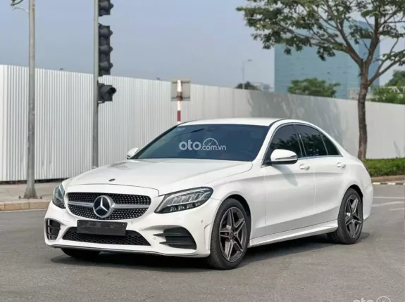 Mercedes-Benz C180 AMG 2021 - Trẻ trung năng động