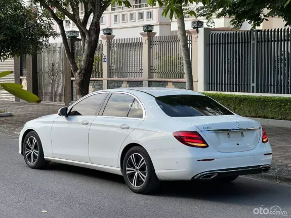 Mercedes-Benz E180 2020 - Xe đẹp full lịch sử hãng